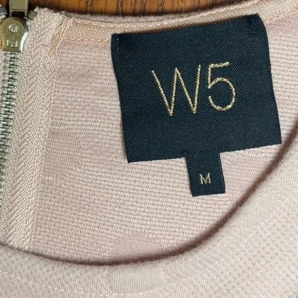 W5 Anthropologie Pale Soft Pink Mauve Textured Dot Top Size Medium M - Picture 3 of 5